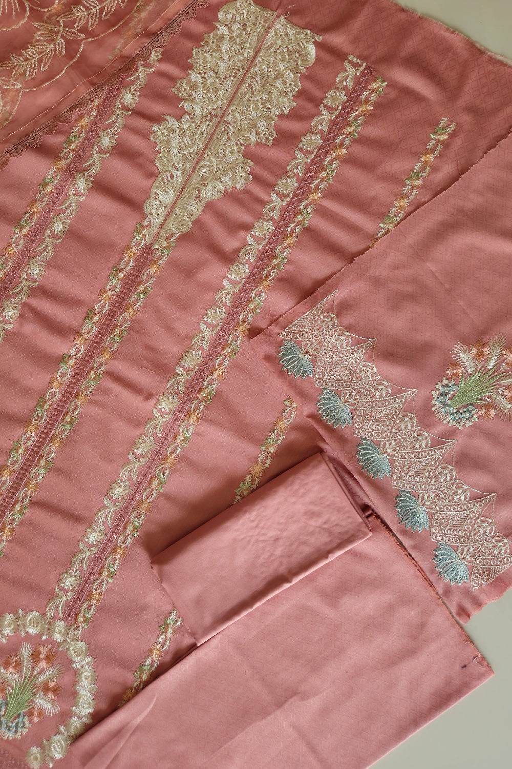 Pink Luxury Embroidered Lawn'24 - Chikkankari Affair - D2 B - Z-639