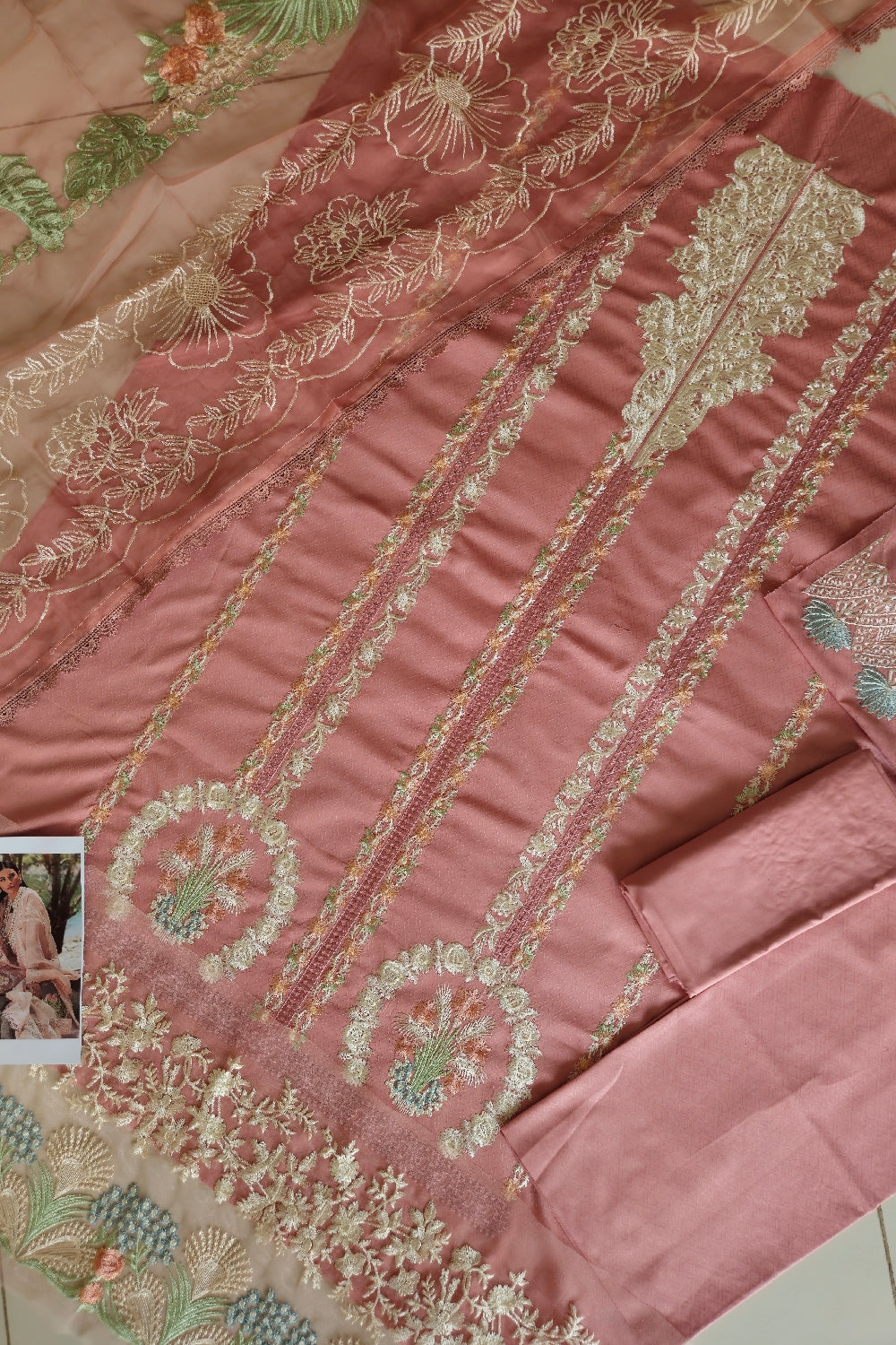 Pink Luxury Embroidered Lawn'24 - Chikkankari Affair - D2 B - Z-639